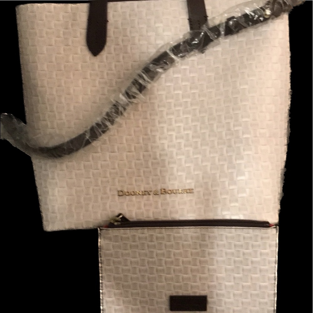 Dooney Oyster colored  leather bag NWT - Picture 11 of 16